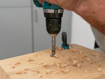 DIY-Messerblock – Löcher für Magnete bohren