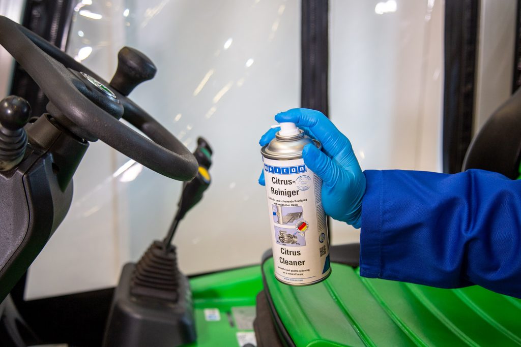 WEICON Citrus Cleaner for forklift steering – cleans and supports the disinfection of surfaces