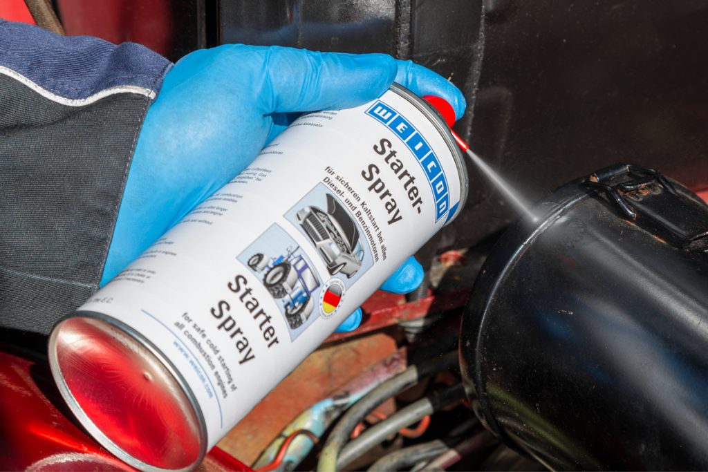 Der Oldtimer hat Startschwierigkeiten? Da hilft unser WEICON Starter-Spray