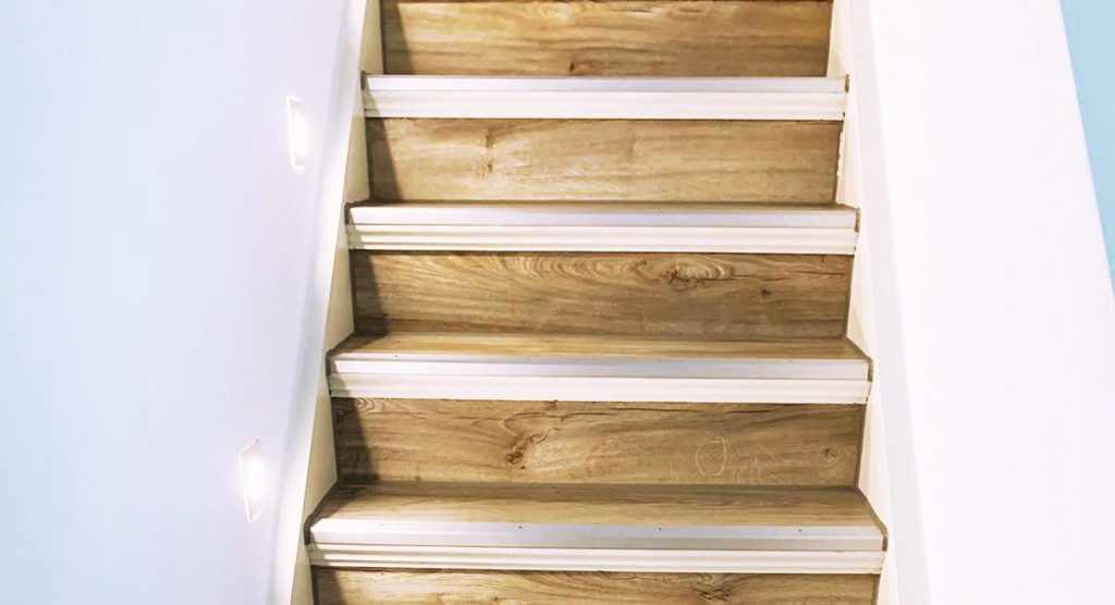 Afterwards: staircase renovation with laminate