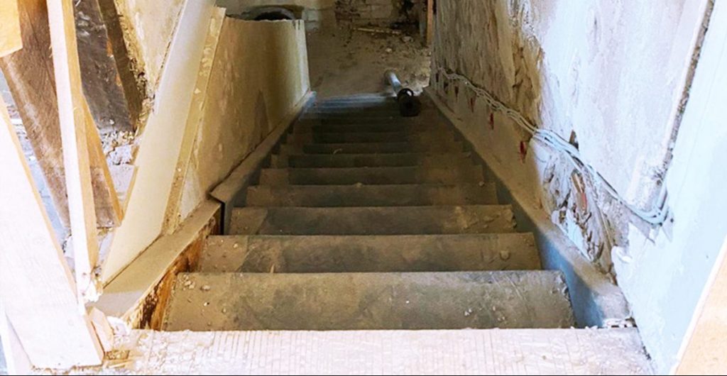 Before: Staircase renovation with laminate